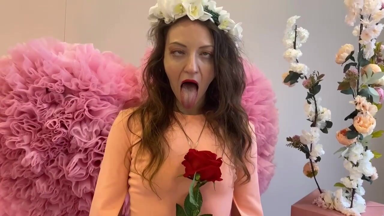 Hi, darling ! I'm already preparing for Valentine's Day and my new bitter photo album is waiting for