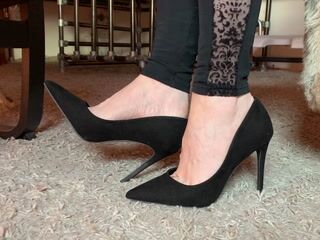 14. Feet in Pumps