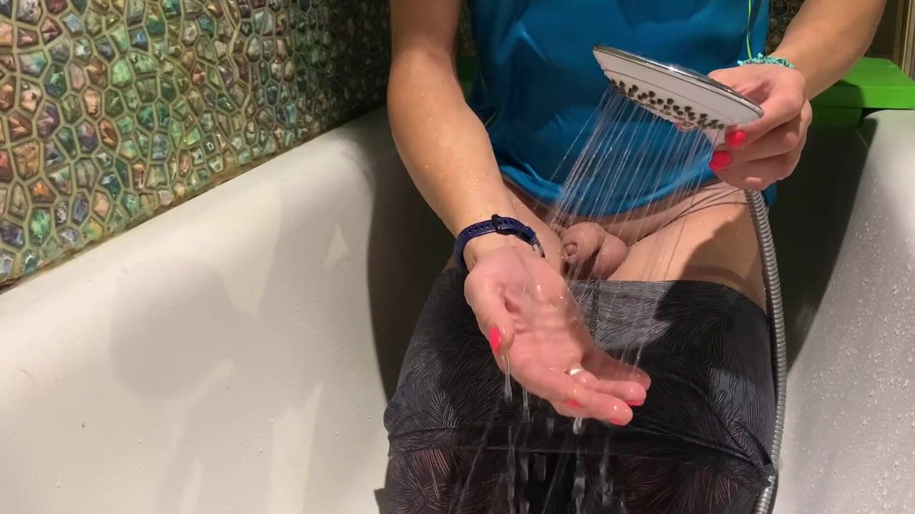 Wet cum close up... Wet leggings & polo in bathroom.