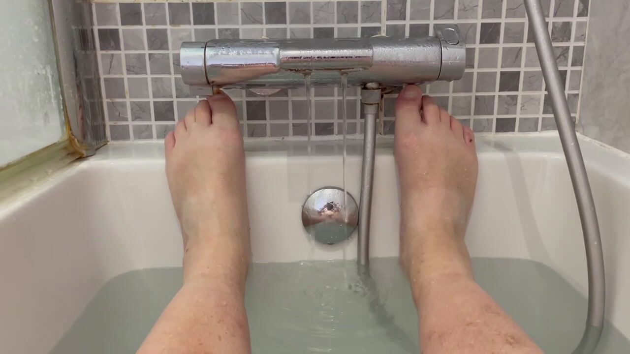 Bathtime Feet toes and my  sexy legs