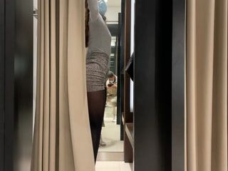 Public fuck in the fitting room