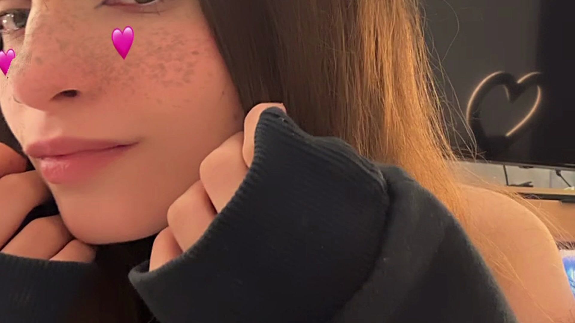 Eva-Lung Cam Model Profile | Stripchat