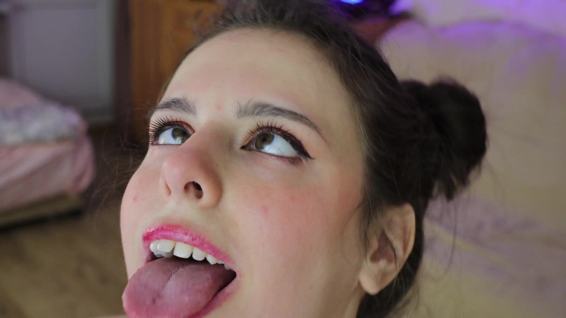 CUTE AHEGAO AND CUMSHOT