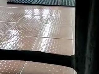 En las regaderas del gimnasio