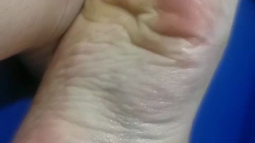 Corto Video de mis dulces pies /Short video of my sweet feet