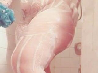 CURVY Soapy Twerking, Shower & Naked Soapy DEEPthroat - video by melamoans cam model