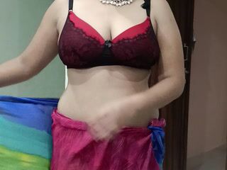 In saree -broad view - video by priyafun69 cam model