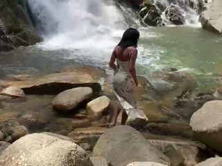 walking to the waterfalls - video by LorenCherry cam model