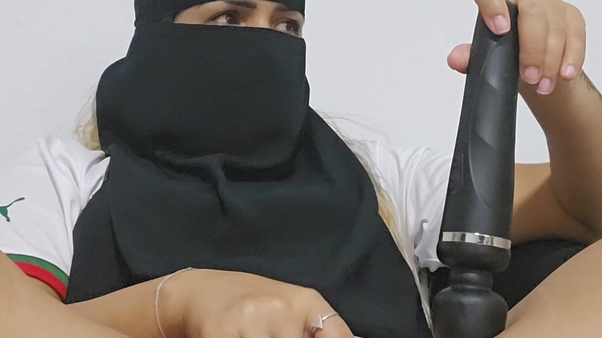 Real Arabic Hijab Niqab Step Mom Masturbates Creamy Pussy - Jasmine SweetArabic  - Beurette video