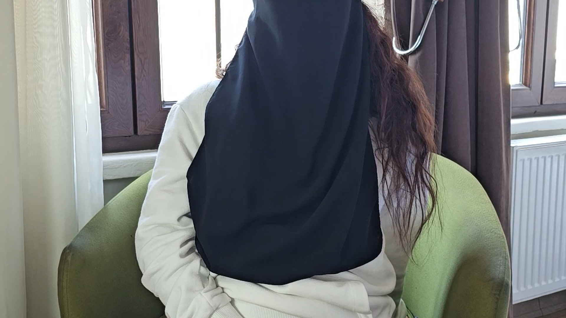 Muslim girl fingers her dripping pussy on cam - Jasmine SweetArabic