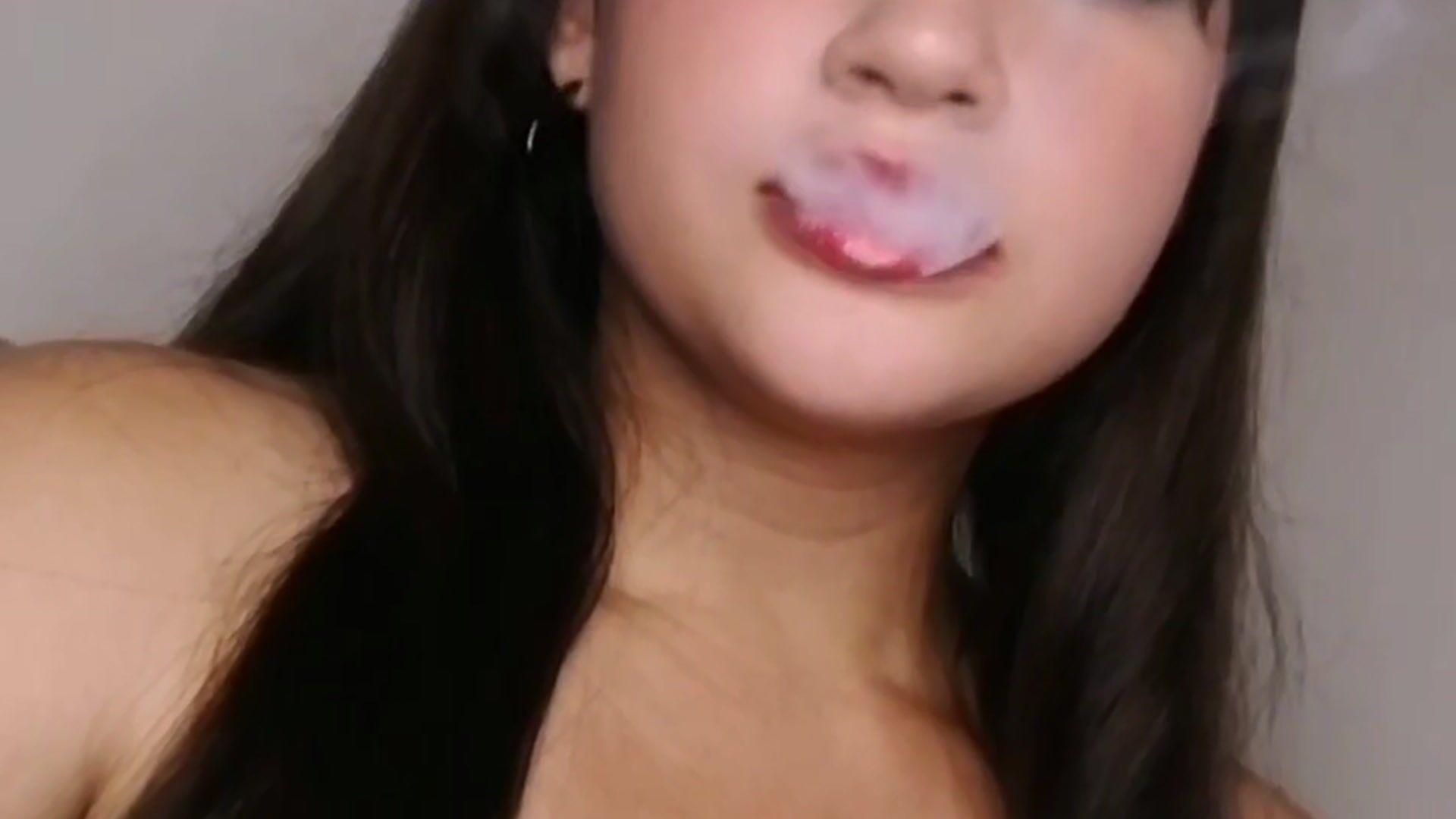 Sexy girl smoking ❤️