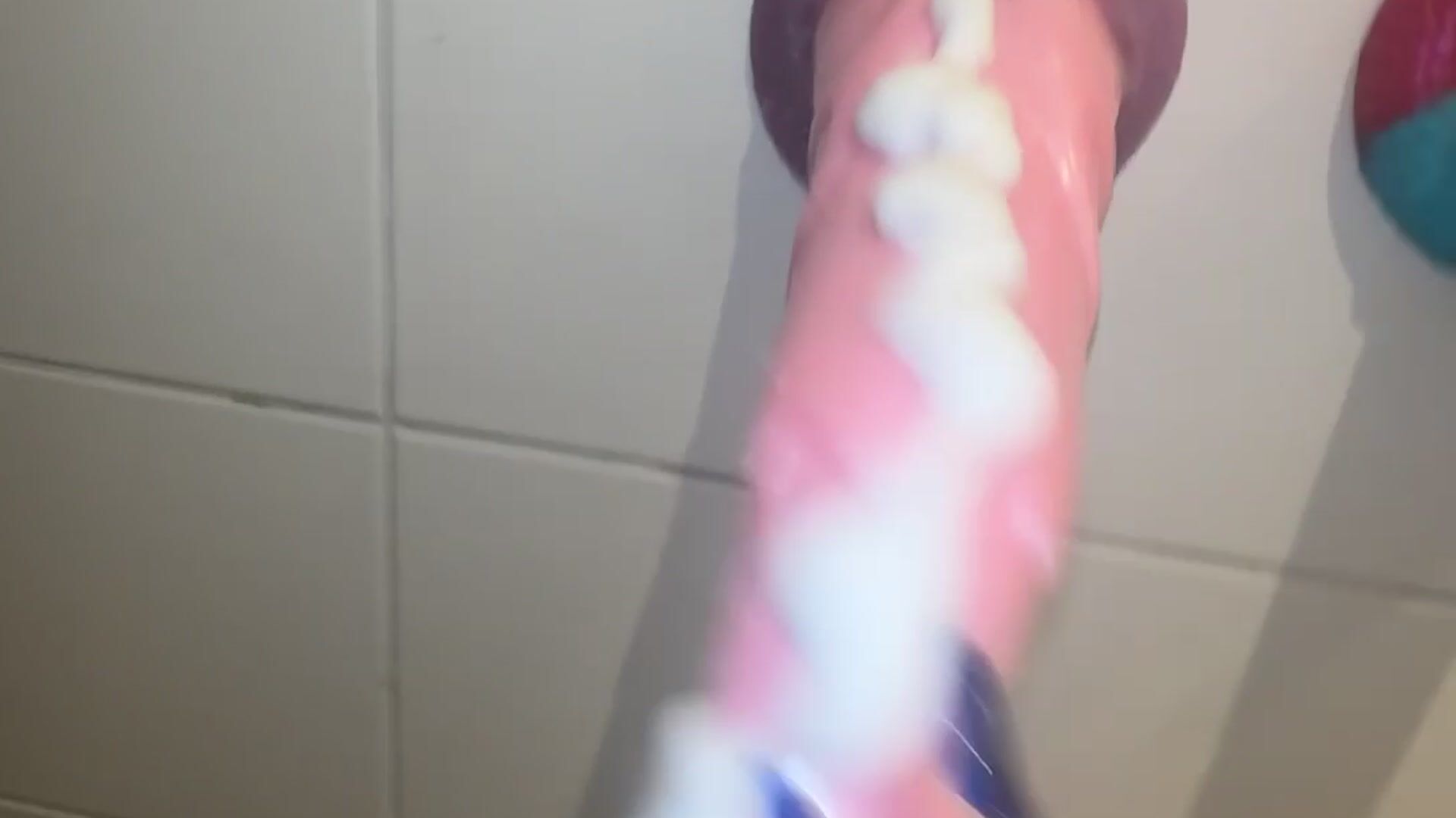 Clean my fav fantasy dildos 😅💦