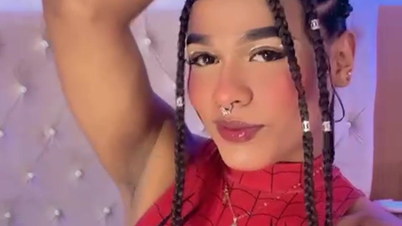 PRETTY LATINA SPIDER-GIRL <3