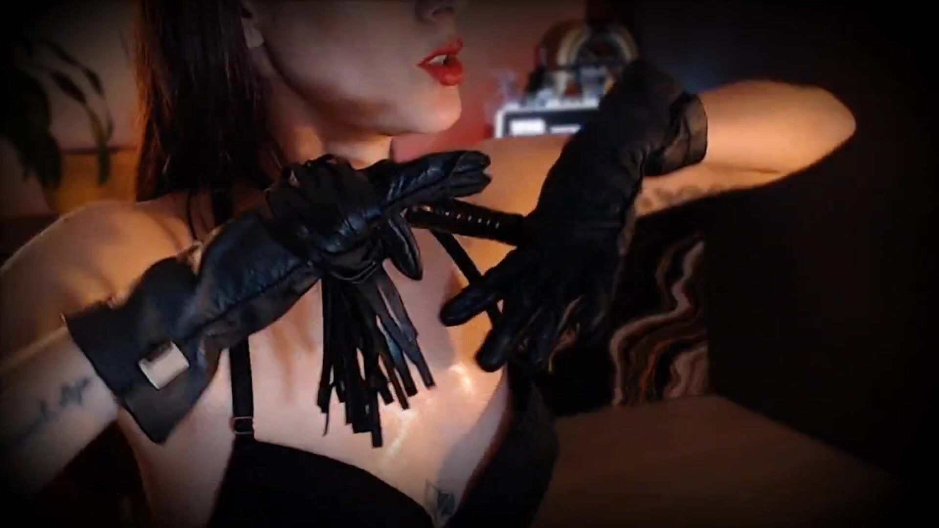 #Leathergloves  #oil