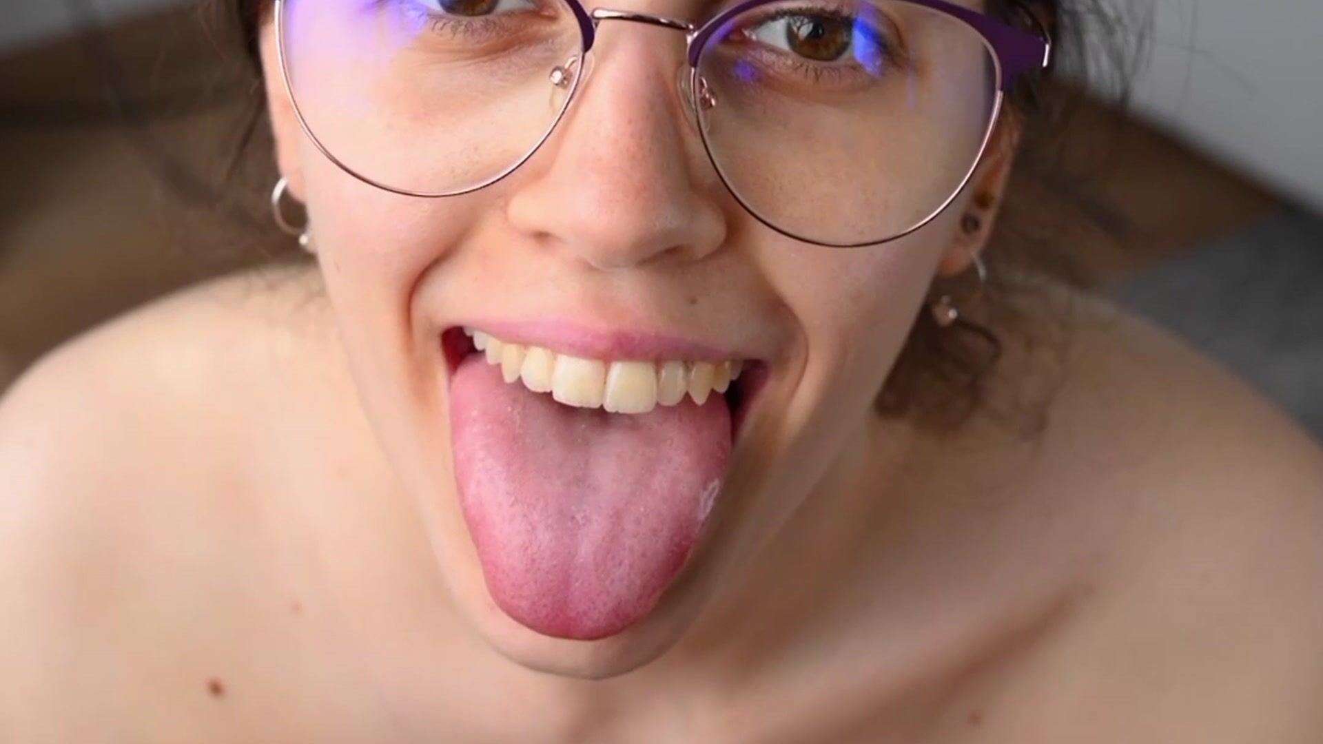 [B/G] Tongue Out Handjob with Facial