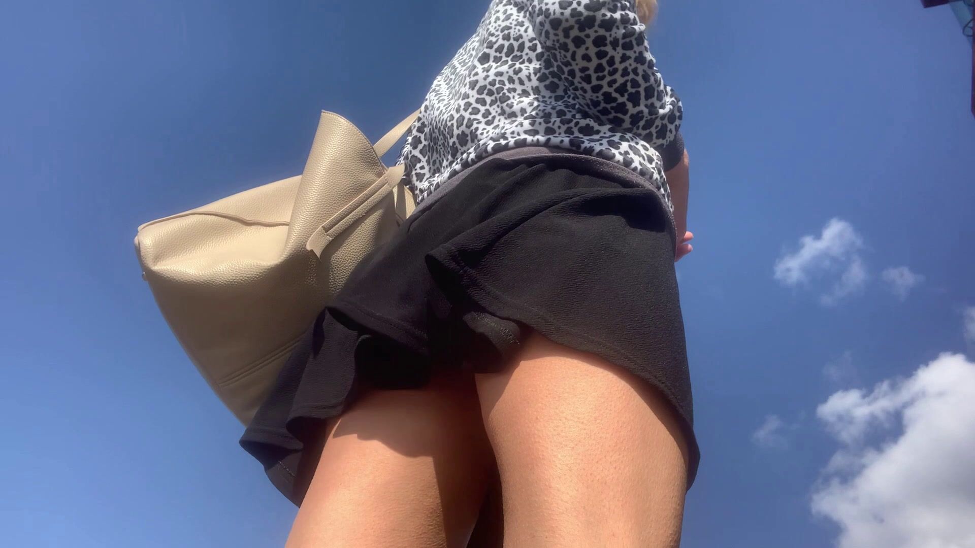 Panty flash in the wind