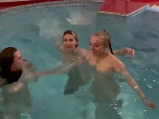 Fun in pool with Rita and Alex!!)
