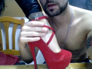 tacones rojos / Red high heels