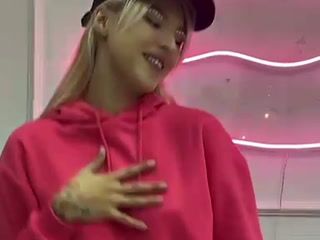 Karolina_gilg Cam Model Profile | Stripchat