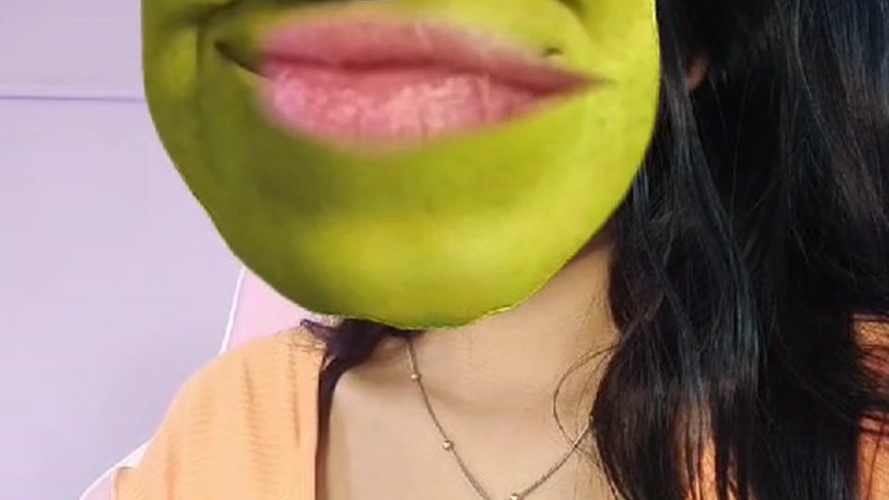 Shrek - video by Chiqui_cute cam model